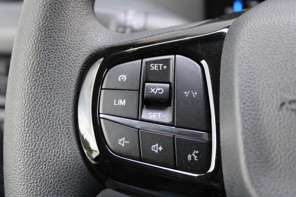Ford Transit Custom 320 2.0 TDCI L1H1 Trend 170pk - Carplay - Android - LED koplampen - Camera - Stoelverwarming - 70l tank - Rijklaar