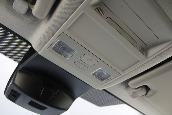Ford Transit Custom 320 2.0 TDCI L1H1 Trend 170pk - Carplay - Android - LED koplampen - Camera - Stoelverwarming - 70l tank - Rijklaar