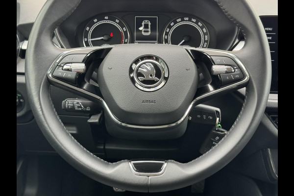 Škoda Fabia 1.0 TSI Ambition Clima Carplay Adaptive cruise Navigatie Pdc DAB radio