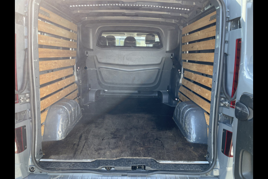 Fiat Talento 2.0 MultiJet 170pk automaat L2H1 SX DC 5 persoons / vaste prijs rijklaar € 23.950 ex btw / lease vanaf € 391 / dubbele schuifdeur / airco / cruise / navi / camera / trekhaak !