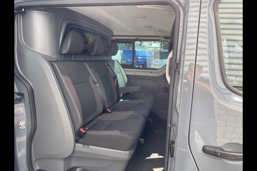 Fiat Talento 2.0 MultiJet 170pk automaat L2H1 SX DC 5 persoons / vaste prijs rijklaar € 23.950 ex btw / lease vanaf € 391 / dubbele schuifdeur / airco / cruise / navi / camera / trekhaak !