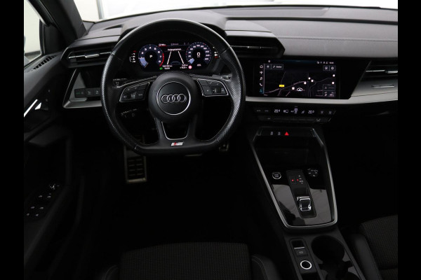 Audi A3 30 TFSI S edition | Carplay | Full LED | Virtual Cockpit | Sportstoelen | Half leder | Getint glas | Climate control | Cruise control