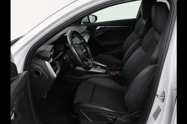 Audi A3 30 TFSI S edition | Carplay | Full LED | Virtual Cockpit | Sportstoelen | Half leder | Getint glas | Climate control | Cruise control