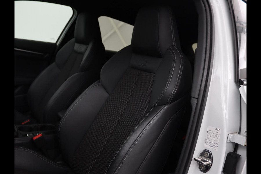 Audi A3 30 TFSI S edition | Carplay | Full LED | Virtual Cockpit | Sportstoelen | Half leder | Getint glas | Climate control | Cruise control