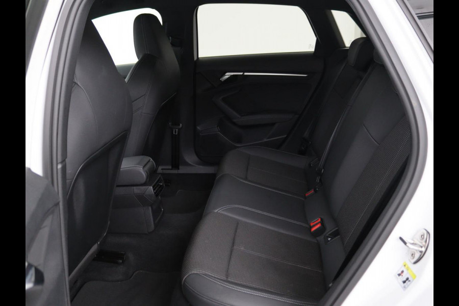 Audi A3 30 TFSI S edition | Carplay | Full LED | Virtual Cockpit | Sportstoelen | Half leder | Getint glas | Climate control | Cruise control