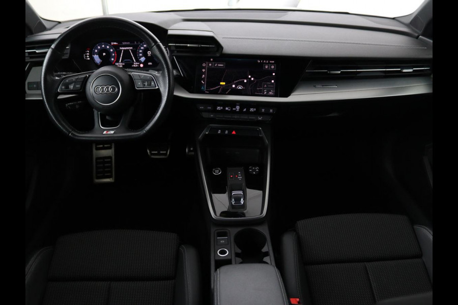 Audi A3 30 TFSI S edition | Carplay | Full LED | Virtual Cockpit | Sportstoelen | Half leder | Getint glas | Climate control | Cruise control