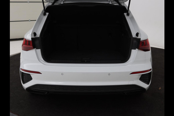 Audi A3 30 TFSI S edition | Carplay | Full LED | Virtual Cockpit | Sportstoelen | Half leder | Getint glas | Climate control | Cruise control