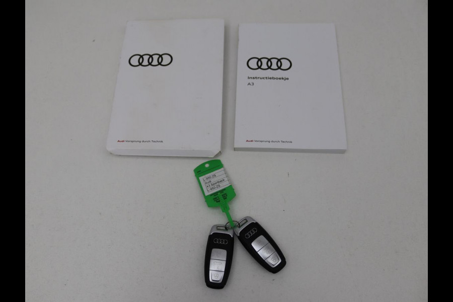 Audi A3 30 TFSI S edition | Carplay | Full LED | Virtual Cockpit | Sportstoelen | Half leder | Getint glas | Climate control | Cruise control