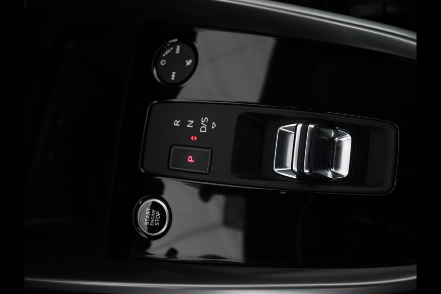 Audi A3 30 TFSI S edition | Carplay | Full LED | Virtual Cockpit | Sportstoelen | Half leder | Getint glas | Climate control | Cruise control