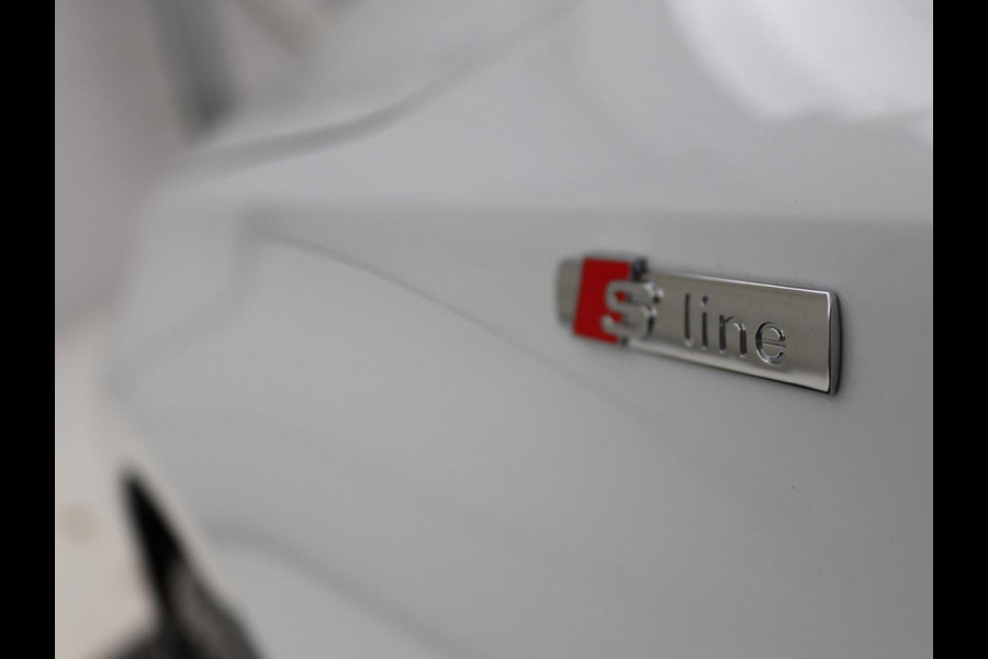 Audi A3 30 TFSI S edition | Carplay | Full LED | Virtual Cockpit | Sportstoelen | Half leder | Getint glas | Climate control | Cruise control