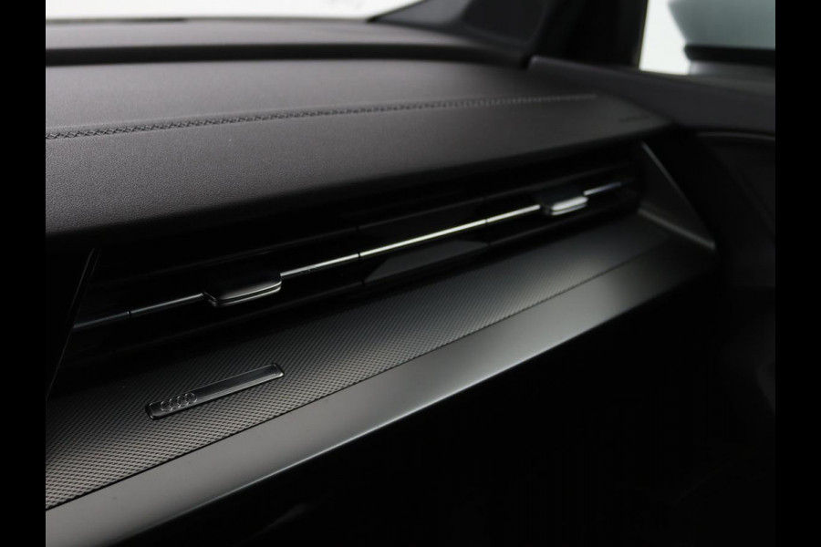 Audi A3 30 TFSI S edition | Carplay | Full LED | Virtual Cockpit | Sportstoelen | Half leder | Getint glas | Climate control | Cruise control