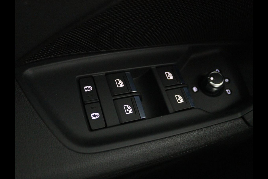 Audi A3 30 TFSI S edition | Carplay | Full LED | Virtual Cockpit | Sportstoelen | Half leder | Getint glas | Climate control | Cruise control