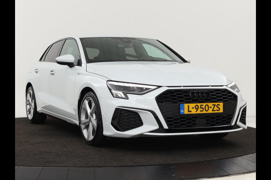 Audi A3 30 TFSI S edition | Carplay | Full LED | Virtual Cockpit | Sportstoelen | Half leder | Getint glas | Climate control | Cruise control