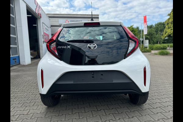 Toyota Aygo X 1.0 VVT-i Play Automaat (BOVAG/RIJKLAARPRIJS)