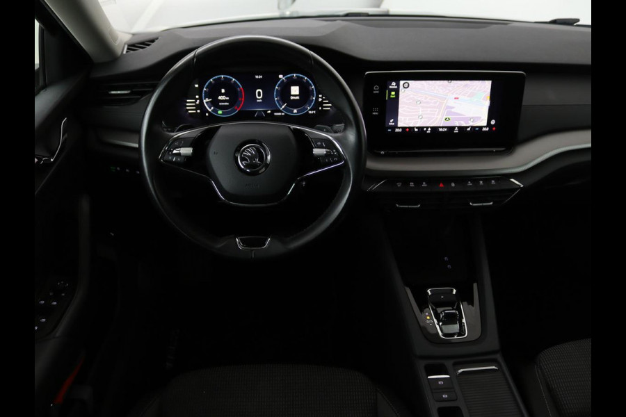 Škoda Octavia 1.0 e-TSI Business Edition | Trekhaak | Stoelverwarming | Carplay | Keyless | Navigatie | Full LED | Parkeerhulp | Climate control