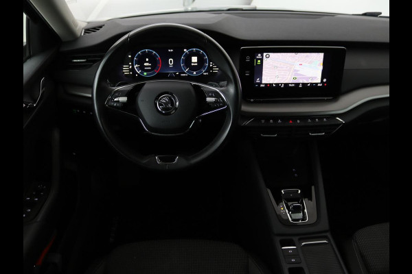 Škoda Octavia 1.0 e-TSI Business Edition | Trekhaak | Stoelverwarming | Carplay | Keyless | Navigatie | Full LED | Parkeerhulp | Climate control