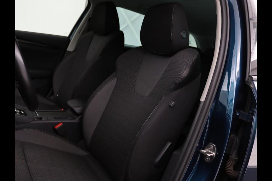 Škoda Octavia 1.0 e-TSI Business Edition | Trekhaak | Stoelverwarming | Carplay | Keyless | Navigatie | Full LED | Parkeerhulp | Climate control