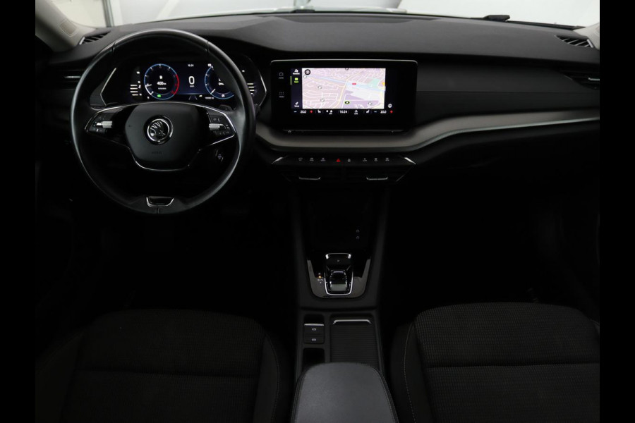 Škoda Octavia 1.0 e-TSI Business Edition | Trekhaak | Stoelverwarming | Carplay | Keyless | Navigatie | Full LED | Parkeerhulp | Climate control