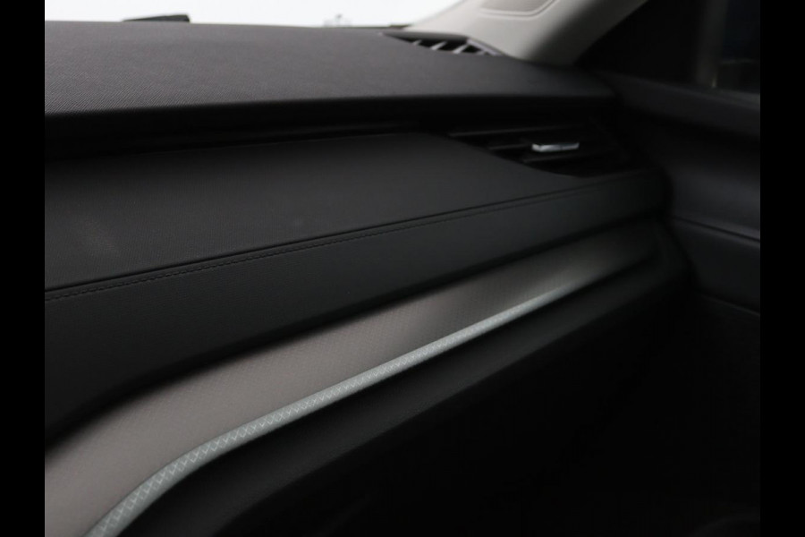 Škoda Octavia 1.0 e-TSI Business Edition | Trekhaak | Stoelverwarming | Carplay | Keyless | Navigatie | Full LED | Parkeerhulp | Climate control