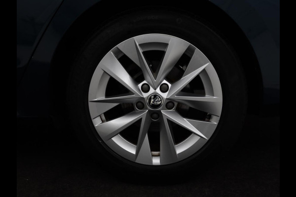 Škoda Octavia 1.0 e-TSI Business Edition | Trekhaak | Stoelverwarming | Carplay | Keyless | Navigatie | Full LED | Parkeerhulp | Climate control