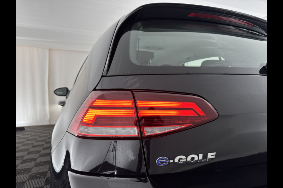 Volkswagen e-Golf E-DITION Aut. *HEAT-PUMP | ADAPTIVE-CRUISE | FULL-LED | DAB+ | NAVI-FULLMAP | CARPLAY | HEATED-COMFORTSEATS | ECC | CCS-FASTLOADER | PARKPILOT | CARPLAY | 17''ALU*