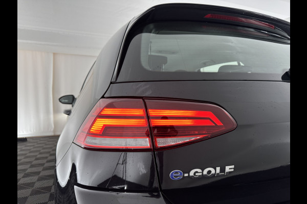 Volkswagen e-Golf E-DITION Aut. *HEAT-PUMP | ADAPTIVE-CRUISE | FULL-LED | DAB+ | NAVI-FULLMAP | CARPLAY | HEATED-COMFORTSEATS | ECC | CCS-FASTLOADER | PARKPILOT | CARPLAY | 17''ALU*