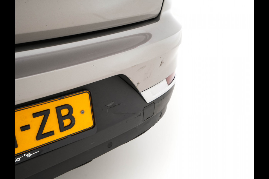 Polestar 2 Long Range Dual Motor Launch Edition 78kWh AWD [ 3-Fase ] (INCL-BTW) *PANO | NAVI-FULLMAP | HARMAN/KARDON-AUDIO | FULL-LED | KEYLESS | TOPVIEW | LANE-ASSIST | DIGI-COCKPIT | DAB+ | SPORT-SEATS | CARPLAY | TOWBAR | BLINDSPOT | 20''ALU*