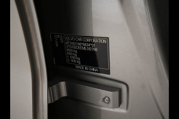 Polestar 2 Long Range Dual Motor Launch Edition 78kWh AWD [ 3-Fase ] (INCL-BTW) *PANO | NAVI-FULLMAP | HARMAN/KARDON-AUDIO | FULL-LED | KEYLESS | TOPVIEW | LANE-ASSIST | DIGI-COCKPIT | DAB+ | SPORT-SEATS | CARPLAY | TOWBAR | BLINDSPOT | 20''ALU*