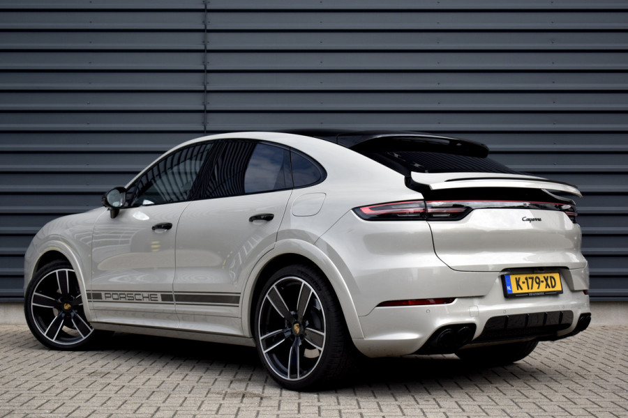 Porsche Cayenne Coupé 3.0 E-Hybrid 462pk Sport Design | Panoramadak | Matrix PDLS+ | 22'' Velgen | Stoelventilatie | Bose | Achterasbesturing | Orig. NL |