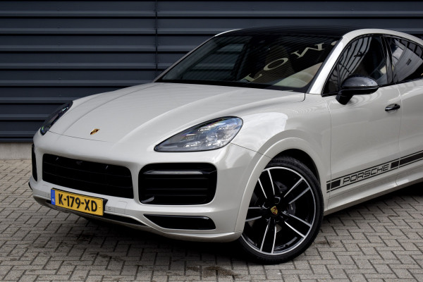 Porsche Cayenne Coupé 3.0 E-Hybrid 462pk Sport Design | Panoramadak | Matrix PDLS+ | 22'' Velgen | Stoelventilatie | Bose | Achterasbesturing | Orig. NL |