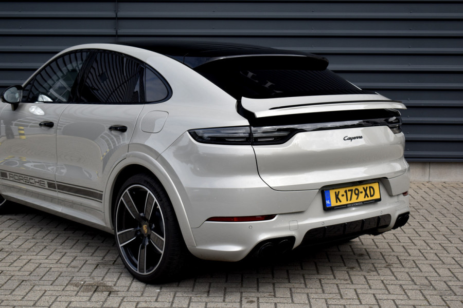 Porsche Cayenne Coupé 3.0 E-Hybrid 462pk Sport Design | Panoramadak | Matrix PDLS+ | 22'' Velgen | Stoelventilatie | Bose | Achterasbesturing | Orig. NL |