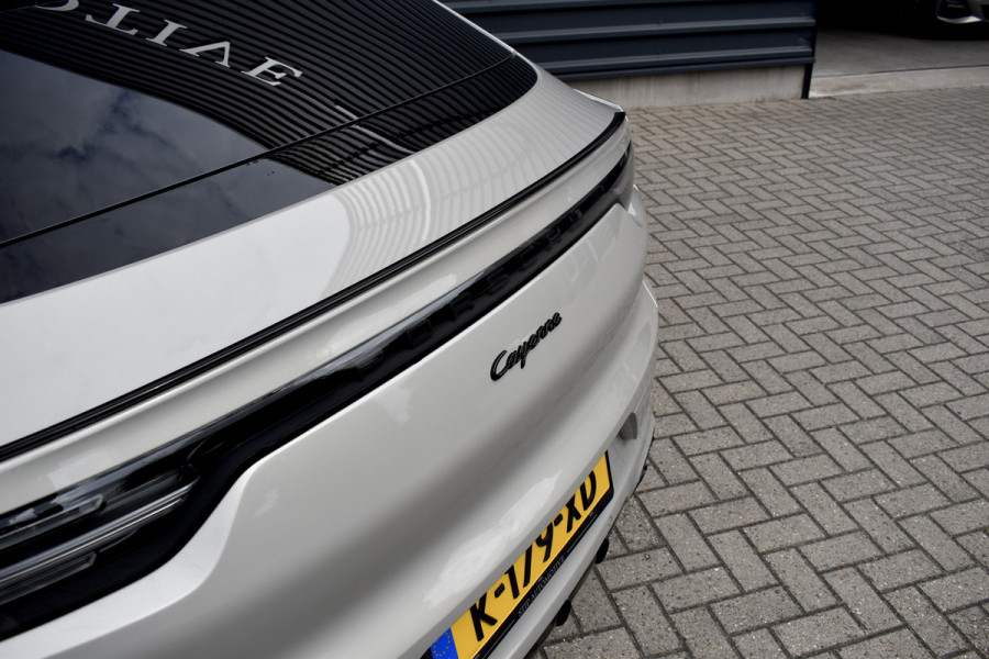 Porsche Cayenne Coupé 3.0 E-Hybrid 462pk Sport Design | Panoramadak | Matrix PDLS+ | 22'' Velgen | Stoelventilatie | Bose | Achterasbesturing | Orig. NL |