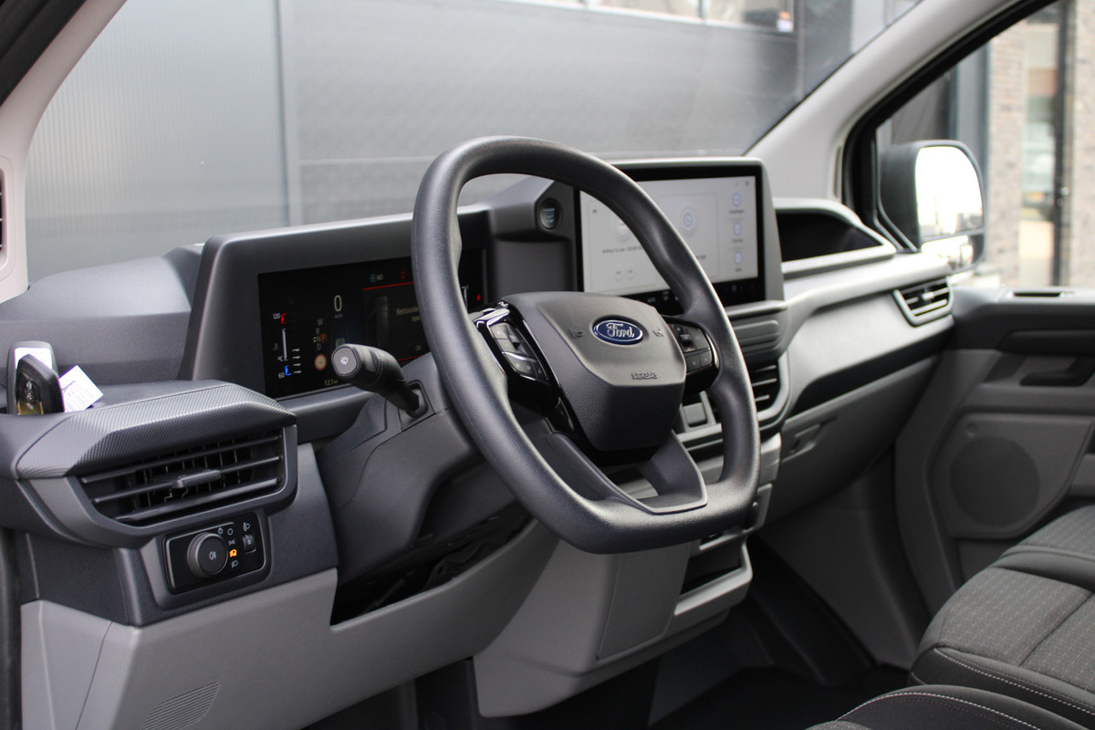 Ford Transit Custom 320 2.0 TDCI L2H1 Trend 170pk - Carplay - Android - Camera - LED - Stoelverwarming - 70l tank - Rijklaar Ford Transit Custom 320 2.0 TDCI L2H1 Trend 170pk - Carplay - Android - Camera - LED - Stoelverwarming - 70l tank - Rijklaar