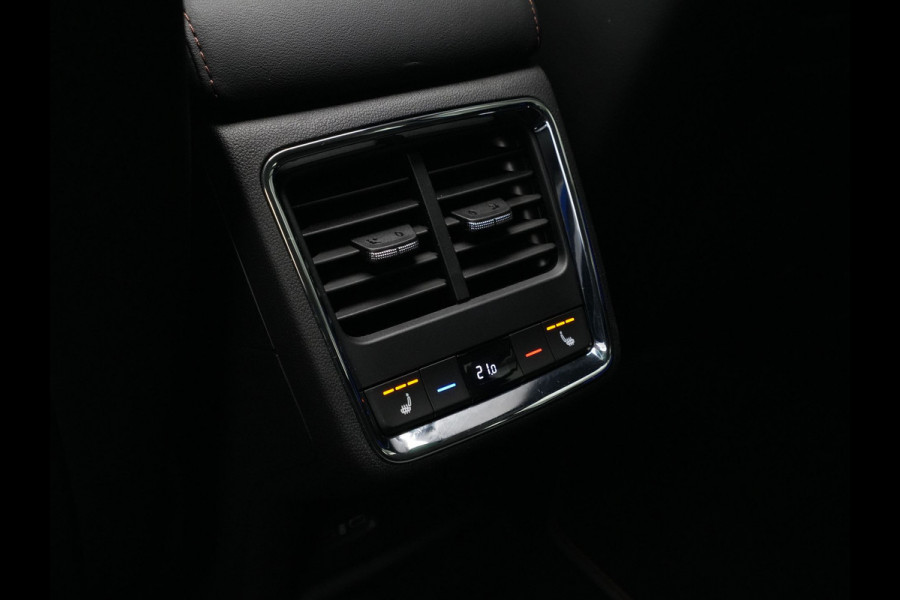 Škoda ENYAQ iV 80 First Edition High Panorama Navigatie Wegkl. trekhaak Stoelmemory Carplay 360 Camera 306