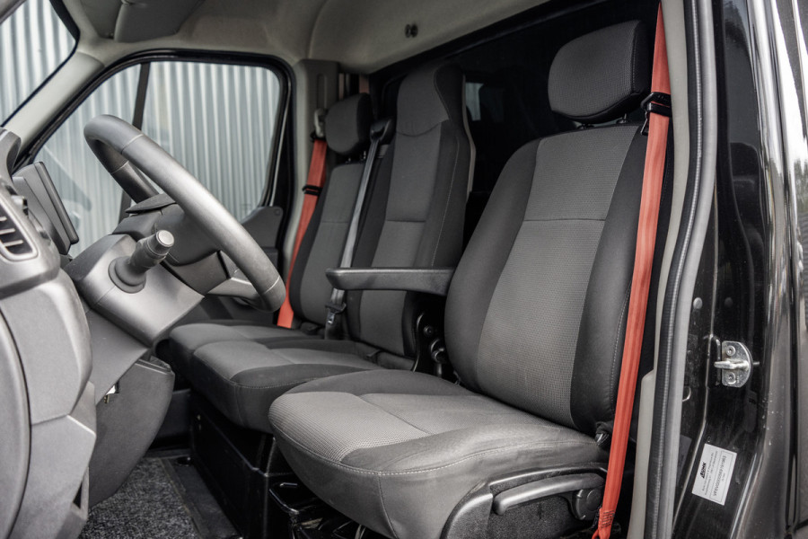 Renault Master 2.3 dCi | Bakwagen met laadklep (1000kg) | CityBox | 3.5T Trekhaak | LED | Navi | Airco | Cruise | Euro 6