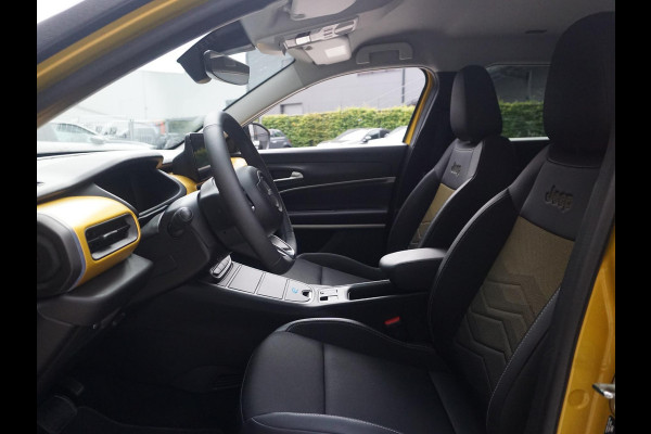 Jeep Avenger Summit 54 kWh | 180° camera | Stoelverwarming | Carplay | Keyless