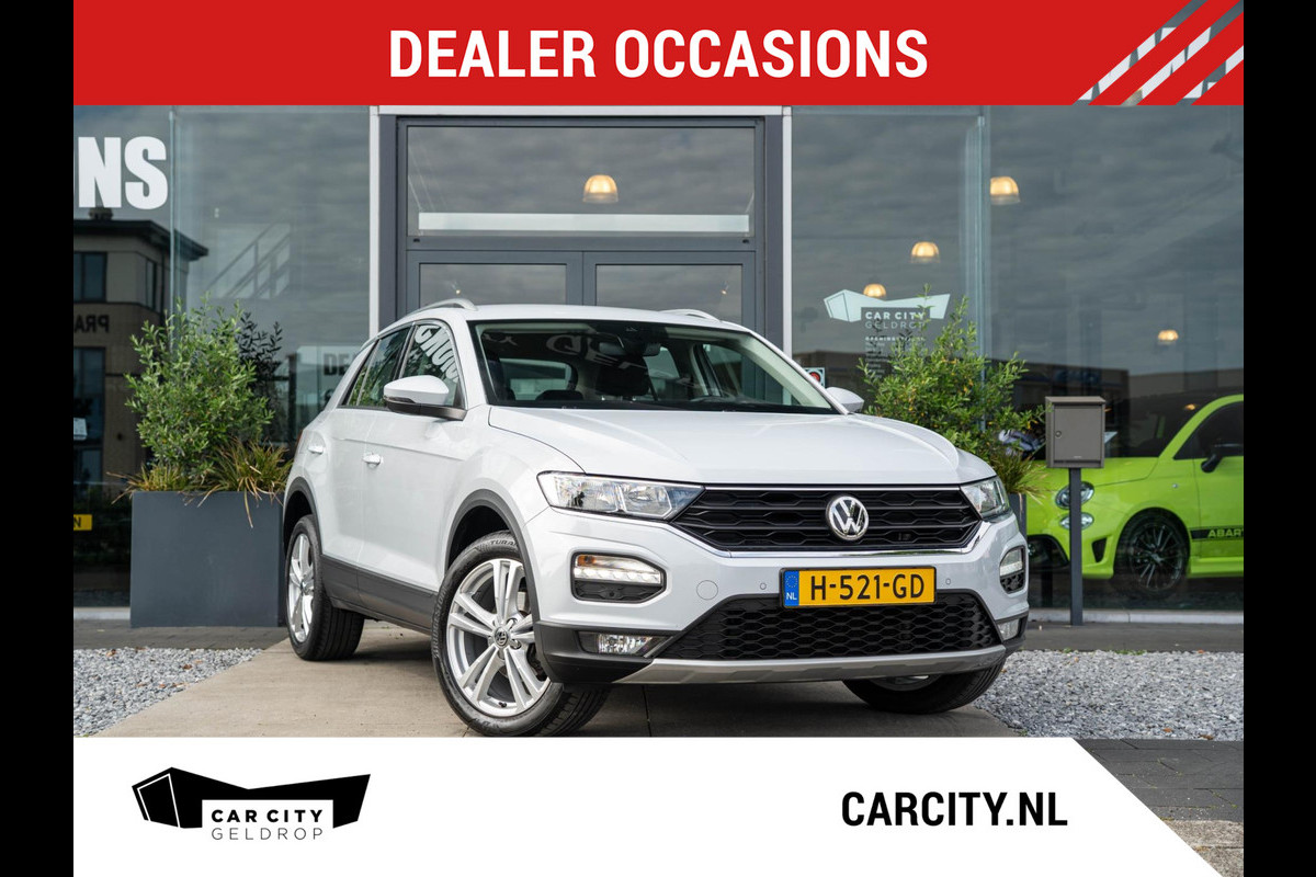 Volkswagen T-Roc 1.5 TSI Style Business / Adaptive / CarPlay / El. kofferbak / Sensoren / Navigatie