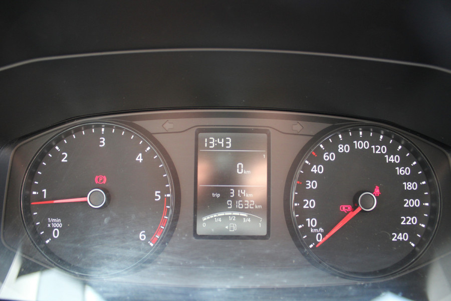 Volkswagen Transporter 2.0 TDI L1H1 Nette Volkswagen Transporter 2.0 TDI L1H1 - Airco - 3 Zitter - Cruise Control -