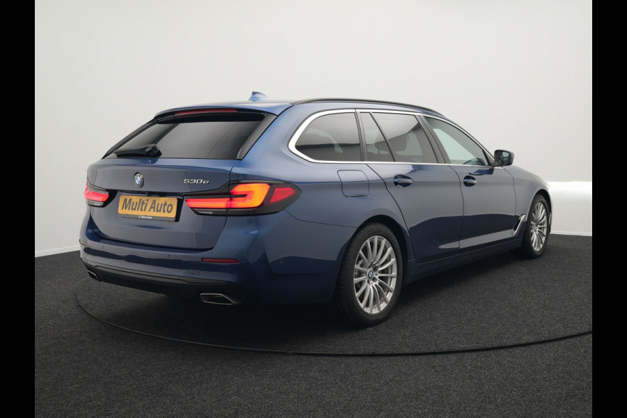 BMW 5 Serie Touring 530e Business Edition Plus Plug In Hybrid Dealer O.H PHEV | Trekhaak af Fabriek | Lederen Sportstoelen Verwarmd | Comfort Access | Camera | Parkassist | Apple Carplay | Sfeerverlichting |