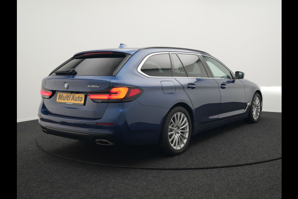 BMW 5 Serie Touring 530e Business Edition Plus Plug In Hybrid Dealer O.H PHEV | Trekhaak af Fabriek | Lederen Sportstoelen Verwarmd | Comfort Access | Camera | Parkassist | Apple Carplay | Sfeerverlichting |