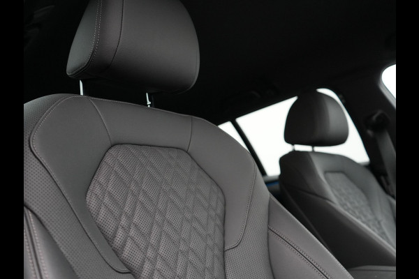 BMW 5 Serie Touring 530e Business Edition Plus Plug In Hybrid Dealer O.H PHEV | Trekhaak af Fabriek | Lederen Sportstoelen Verwarmd | Comfort Access | Camera | Parkassist | Apple Carplay | Sfeerverlichting |