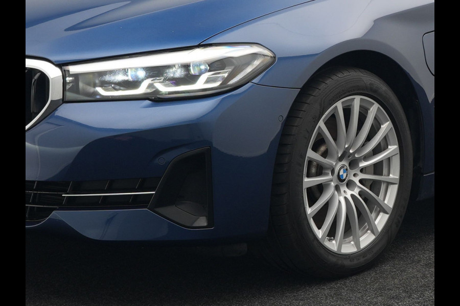 BMW 5 Serie Touring 530e Business Edition Plus Plug In Hybrid Dealer O.H PHEV | Trekhaak af Fabriek | Lederen Sportstoelen Verwarmd | Comfort Access | Camera | Parkassist | Apple Carplay | Sfeerverlichting |