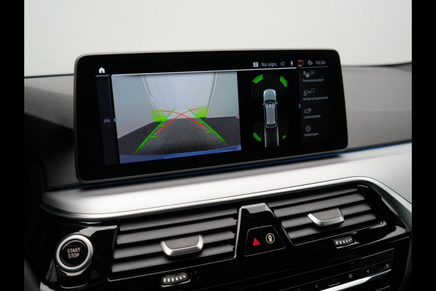 BMW 5 Serie Touring 530e Business Edition Plus Plug In Hybrid Dealer O.H PHEV | Trekhaak af Fabriek | Lederen Sportstoelen Verwarmd | Comfort Access | Camera | Parkassist | Apple Carplay | Sfeerverlichting |