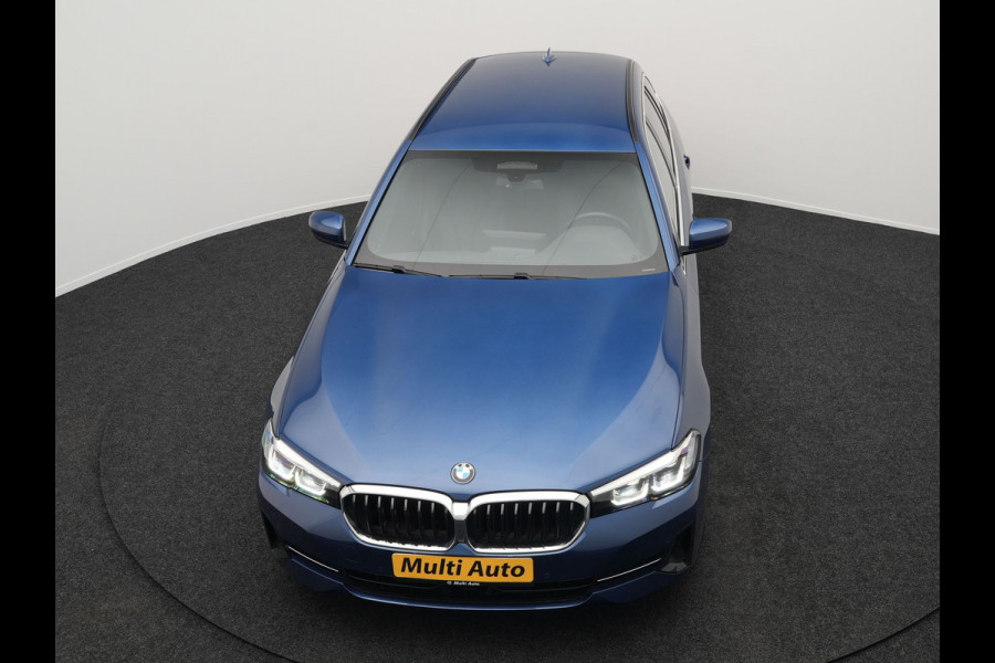 BMW 5 Serie Touring 530e Business Edition Plus Plug In Hybrid Dealer O.H PHEV | Trekhaak af Fabriek | Lederen Sportstoelen Verwarmd | Comfort Access | Camera | Parkassist | Apple Carplay | Sfeerverlichting |