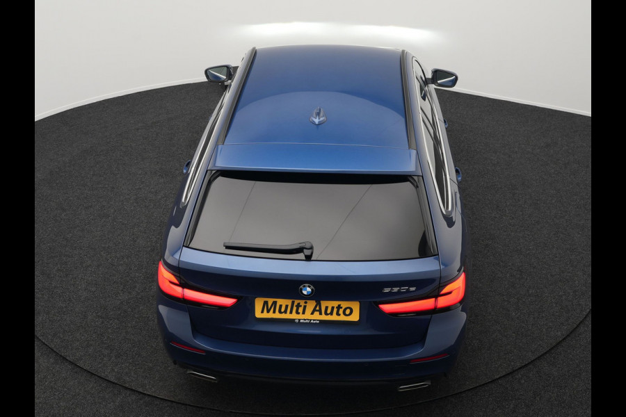 BMW 5 Serie Touring 530e Business Edition Plus Plug In Hybrid Dealer O.H PHEV | Trekhaak af Fabriek | Lederen Sportstoelen Verwarmd | Comfort Access | Camera | Parkassist | Apple Carplay | Sfeerverlichting |
