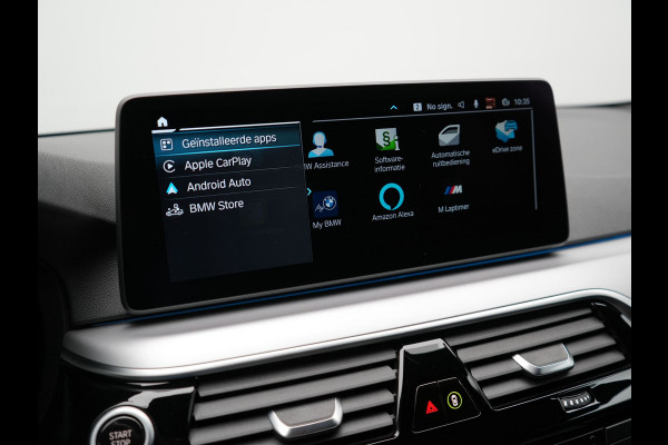 BMW 5 Serie Touring 530e Business Edition Plus Plug In Hybrid Dealer O.H PHEV | Trekhaak af Fabriek | Lederen Sportstoelen Verwarmd | Comfort Access | Camera | Parkassist | Apple Carplay | Sfeerverlichting |
