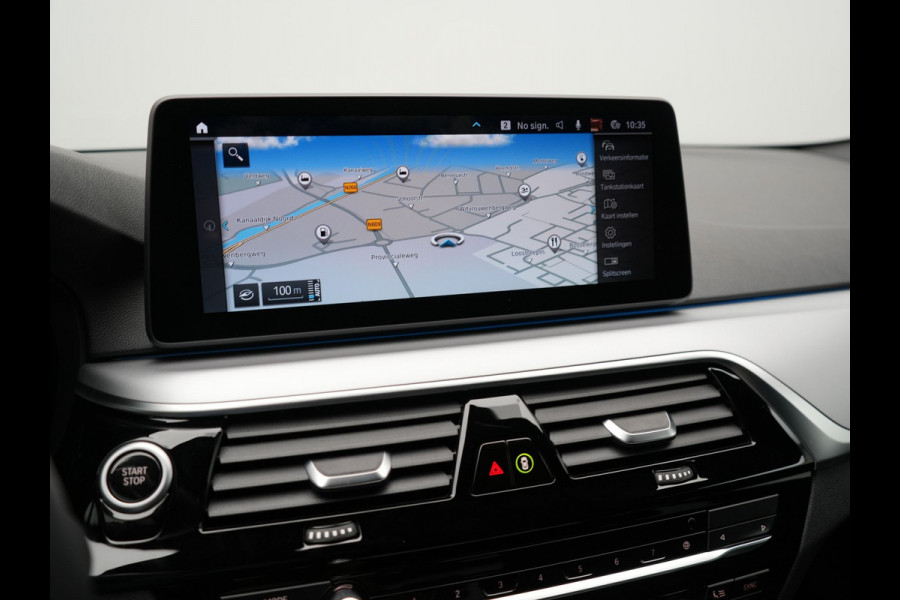 BMW 5 Serie Touring 530e Business Edition Plus Plug In Hybrid Dealer O.H PHEV | Trekhaak af Fabriek | Lederen Sportstoelen Verwarmd | Comfort Access | Camera | Parkassist | Apple Carplay | Sfeerverlichting |