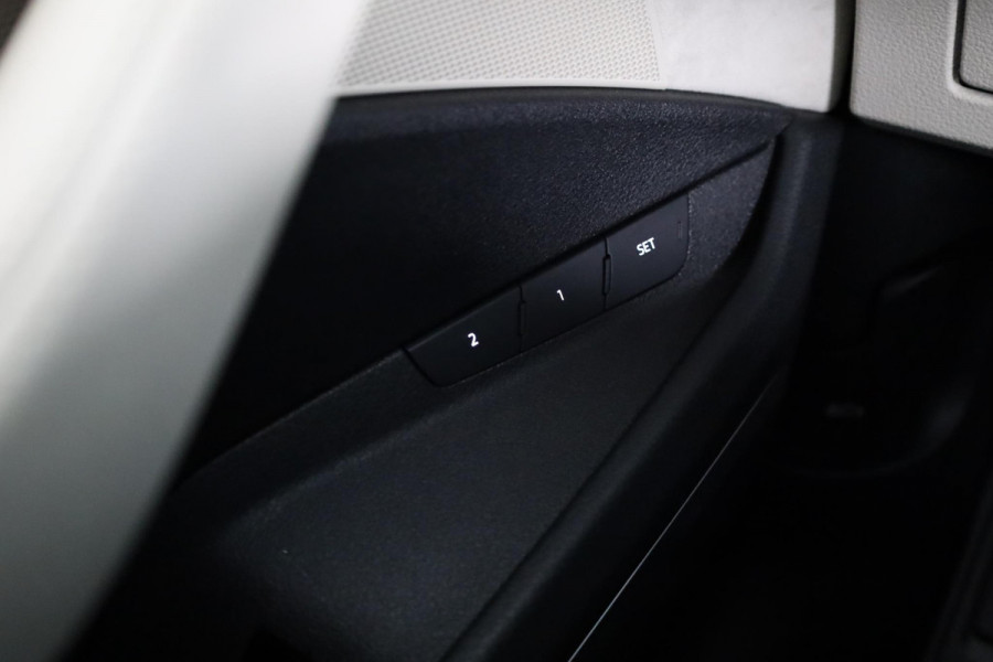 Audi e-tron Sportback 55 quattro Business edition Plus 95 kWh Panoramadak | Trekhaak | B&O Soundsystem | Head up Display | 360° Camera