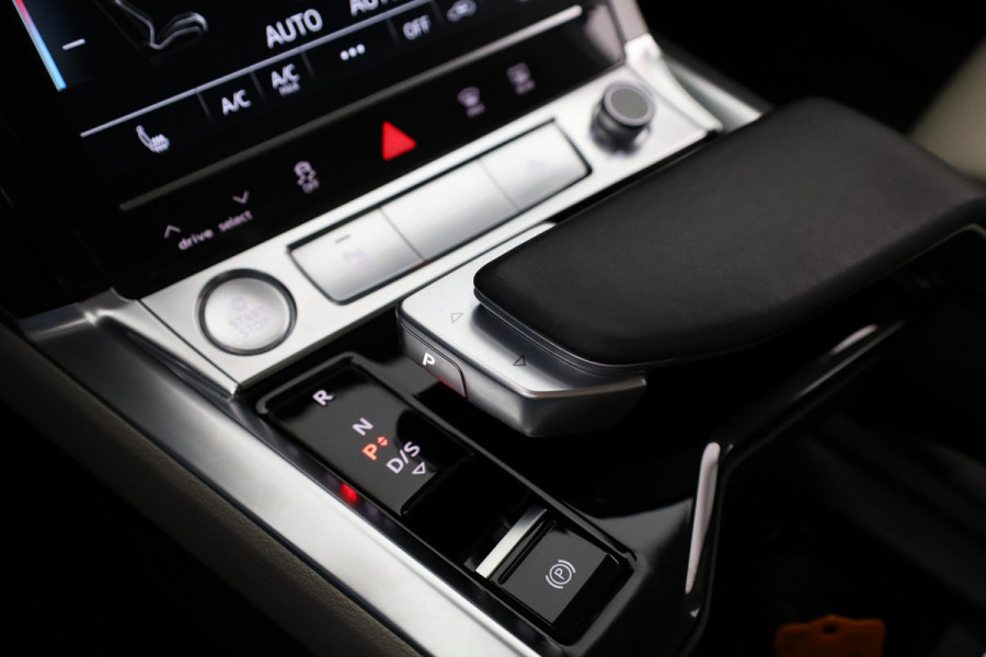 Audi e-tron Sportback 55 quattro Business edition Plus 95 kWh Panoramadak | Trekhaak | B&O Soundsystem | Head up Display | 360° Camera
