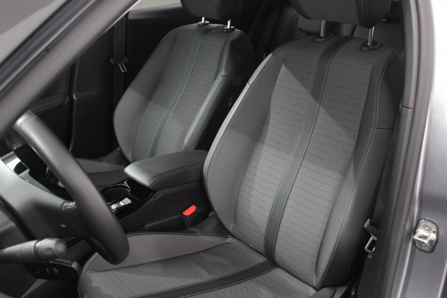 Peugeot 2008 1.2 PureTech 130pk Allure | DEMO ! | | Navigatie | Apple Carplay/Android Auto | Parkeersensor achter | Achteruitrijcamera | Cruise Control | Climate Control | Ledverlichting | Getinte ramen